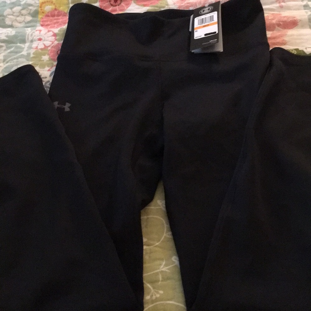 NWT Under Armour tech gear leggings